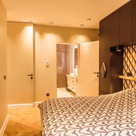 F2 Les Parmentiers Apartment *